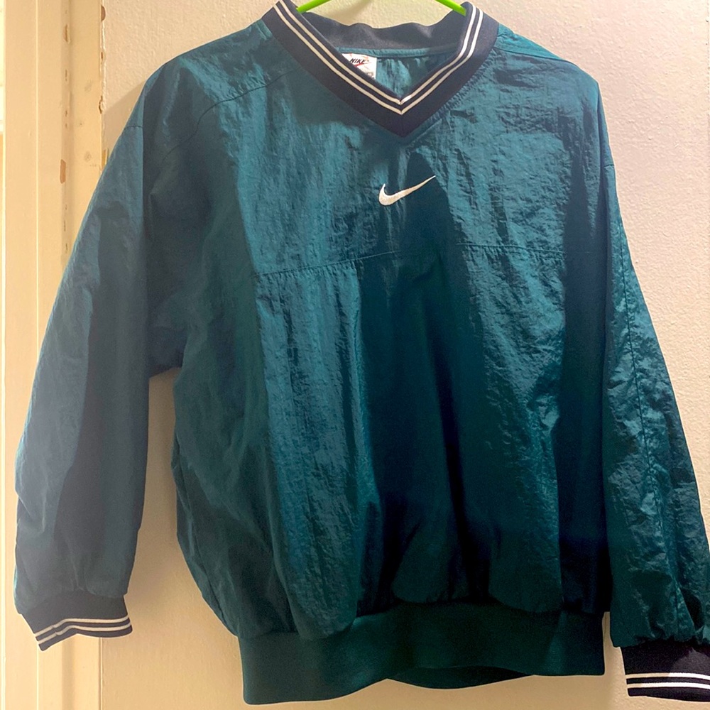 Green and black Nike sweat shirt, size small
